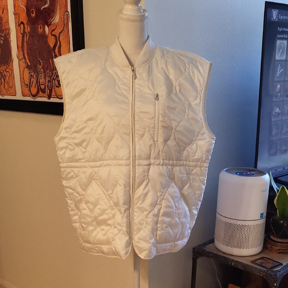 Zella Pearl White Quilted Vest Pockets Ecofriendly Recycle Polyester Waist Cinch